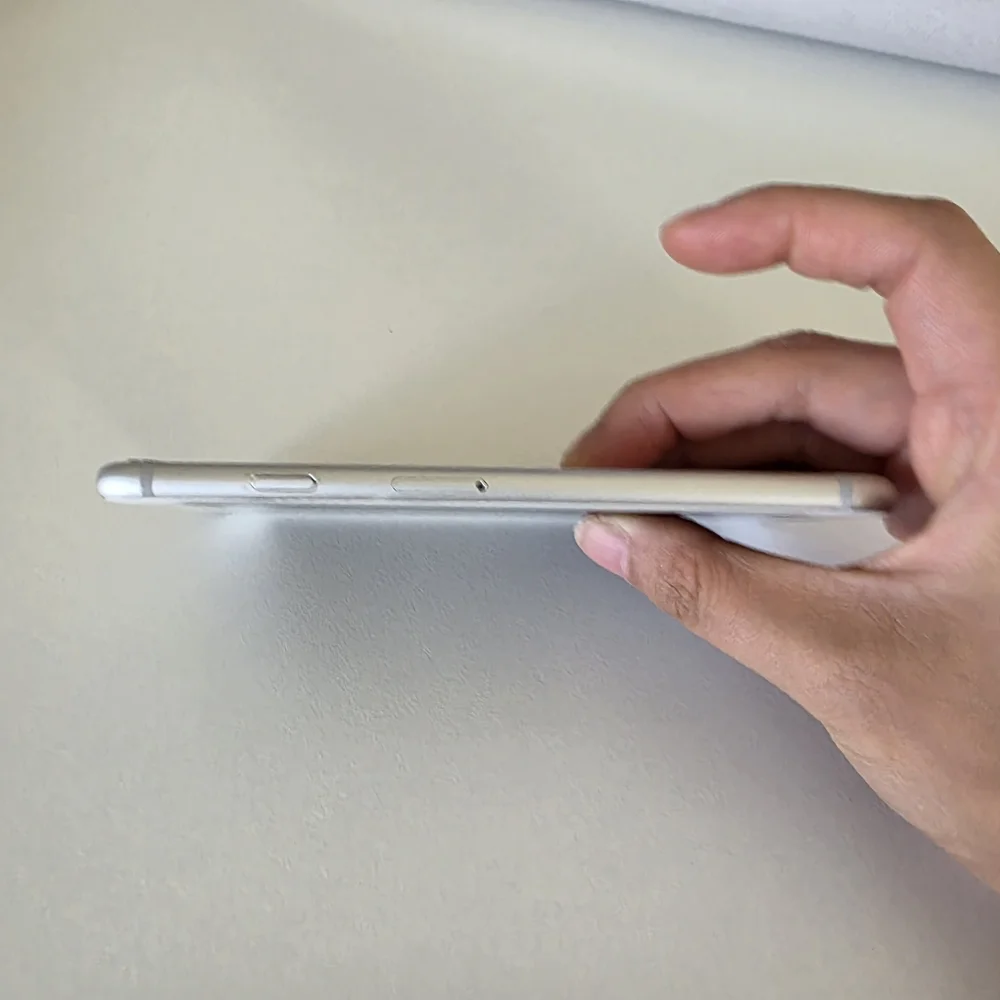 Apple iPhone 6S 32GB SILVER (UNLOCKED) - Picture 4 of 8